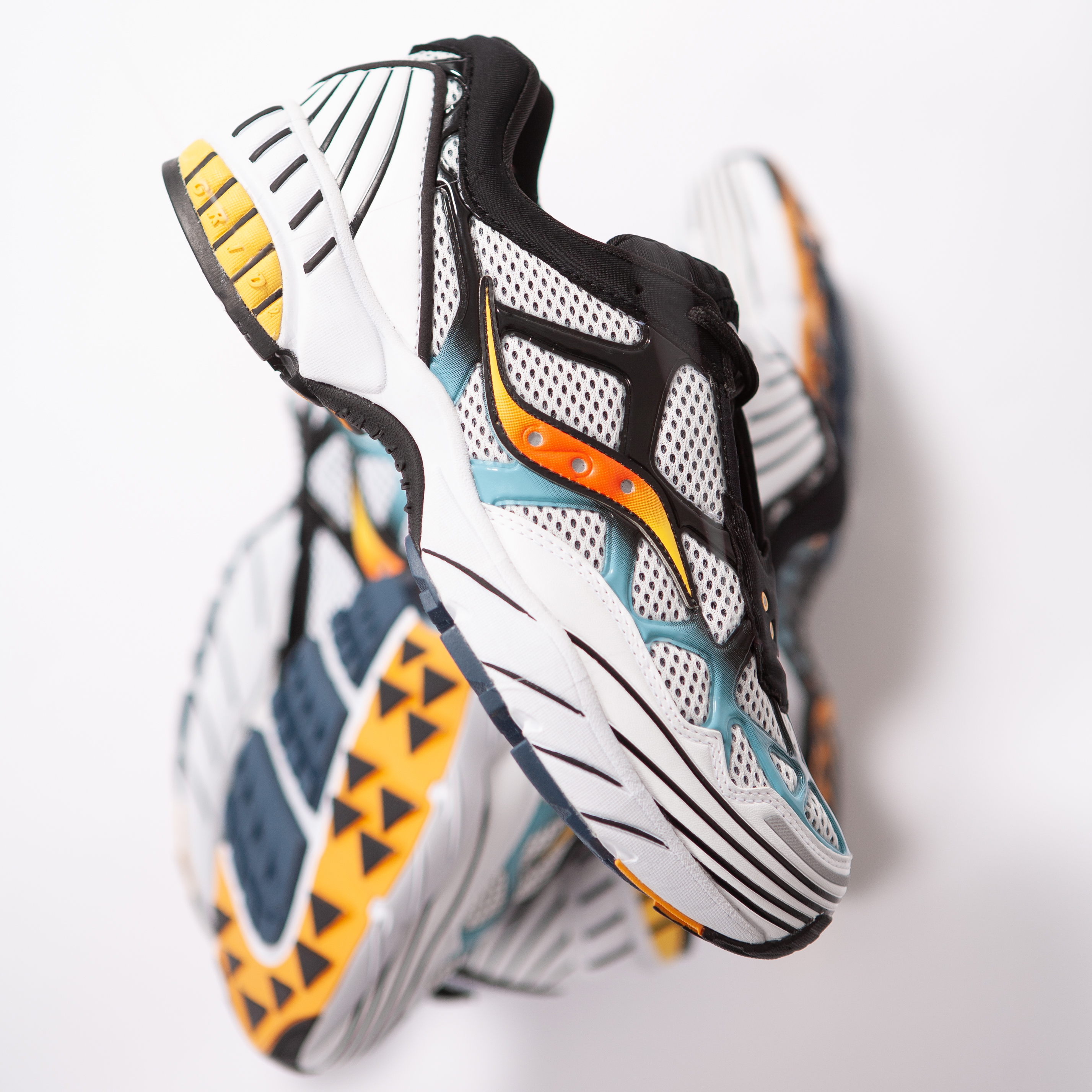 サッカニー グリッドウェブ GRID WEB OG KITH gridweb